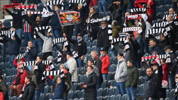 Fans von Eintracht Frankfurt im Stadion.