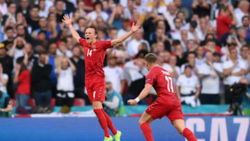 Mikkel Damsgaard (kiri) Mikkel Damsgaard (kiri)