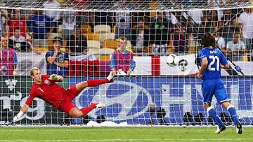 Pirlo beffa Hart dal dischetto ad Euro 2012 Pirlo beffa Hart dal dischetto ad Euro 2012