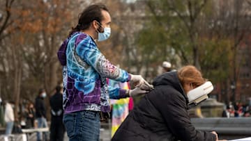 El masaje puede aliviar el dolor en la aciática