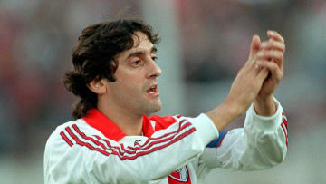 Enzo Francescoli of River Plate de Argentina respo