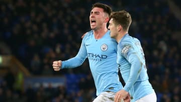 Laporte y Stones, dos centrales de raza