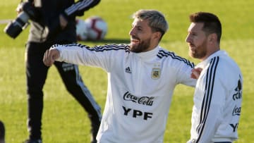 Messi y Agüero podrán decidir su futuro en 2021