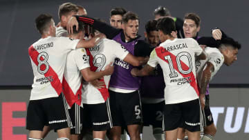 Gonzalo Montiel celebrando un gol ante Colón