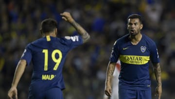 FBL-ARGENTINA-SUPERLIGA-BOCA-RIVER - Zárate y Cardona discuten en un Superclásico.