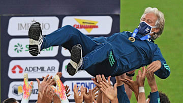 Jorge Jesus deixa para trás mais do que títulos.