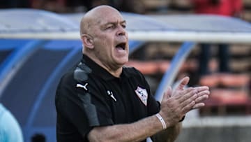 Christian Gross soll den S04-Profis Feuer machen