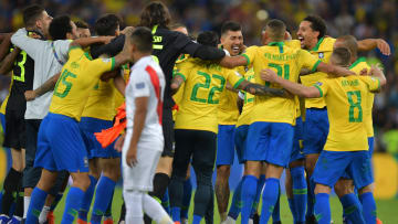 FBL-COPA AMERICA-2019-BRA-PER-TROPHY - Brasil festeja el torneo; Perú lo sufre.