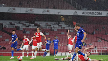 Arsenal harus puas dengan raihan satu poin saat bermain imbang 1-1 dengan Leicester City