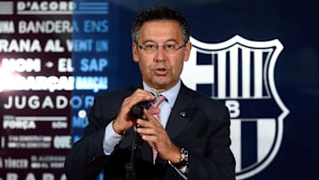 FBL-ESP-BRA-BARCELONA-PAULINHO
