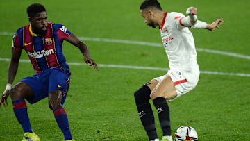 Samuel Umtiti au duel face à Youssef En-Nesyri.