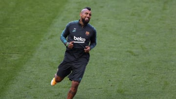 Arturo Vidal no cree que pueda compararse a Lewandowski con Messi