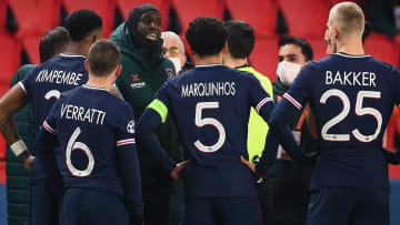 L'attitude de Demba Ba face au 4e arbitre de la rencontre PSG-Istanbul saluée sur les réseaux sociaux