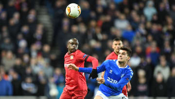 Bereitete im Hinspiel einen Treffer vor: Moussa Diaby (l.)