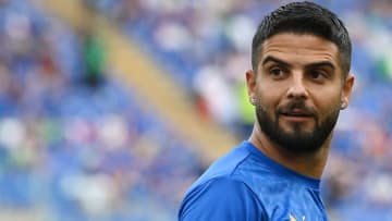 Insigne podría cambiar de aires