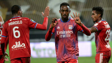 Lyon a réalisé la bonne opération de ce dimanche en battant Angers dans le dernier quart d'heure du match 