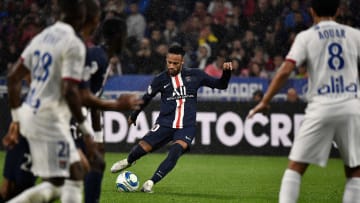 Neymar fait partie des 10 meilleurs tireurs de coups francs dans FIFA 21