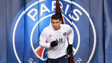 Thiago Silva a prolongé son contrat pendant deux mois avec le Paris Saint-Germain 