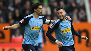 Stindl und Bensebaini werden wohl bei den Bayern für Gladbach starten.