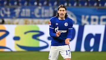 Benjamin Stambouli steht ziemlich alleine.