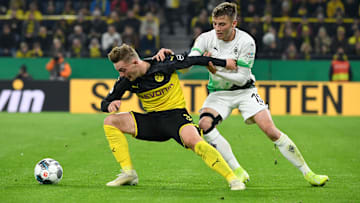 Jacob Bruun Larsen (l.) gegen Jordan Beyer.