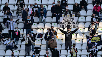 Tifosi della Juve (distanziati)