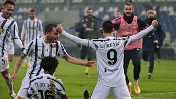 La Juventus festeggia il 2-0 di Supercoppa