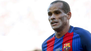 Rivaldo cuestionó al extremo de Barcelona y aseguró que no tiene derecho a exigir su continuidad en el club.