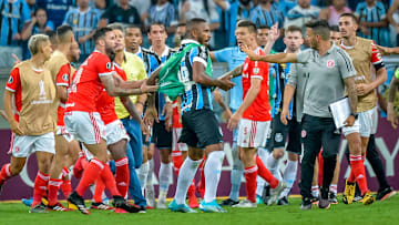 Al igual que el choque en la Libertadores, Gremio e Inter terminaron realmente mal.