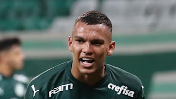 Atacante palmeirense tem apenas 18 anos
