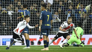 Álvarez festeja, Pavón se resigna, el domingo se vuelven a ver.