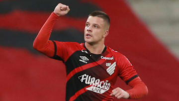 Renato Kayzer marcou um gol "ao acaso" para o Athletico-PR