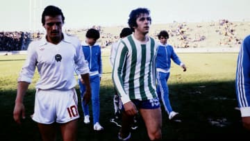 Michel Platini (au centre) avec le maillot vert. 