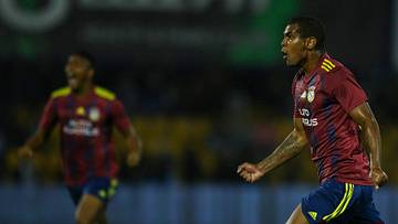 Ex-base de Cruzeiro e Athletico-PR, Alex Apolinário sofreu uma parada cardiorrespiratória durante partida em Portugal. 