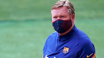 Mesmo com título da Copa do Rei, Koeman balança no cargo de treinador do Barcelona.