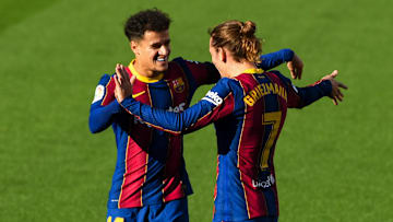 Griezmann e Coutinho aparecem na lista de possíveis negociados do Barcelona. A intenção do clube é cortar parte da folha salarial. 