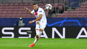 FC Barcelona v Paris Saint-Germain  - UEFA Champions League Round Of 16 Leg One