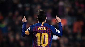 Lionel Messi estreou no Barcelona há exatos 20 anos. De lá para cá, o camisa 10 conquistou tudo e muito mais. Confira algumas de suas marcas. 		