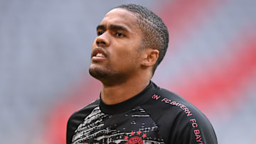 Cotado no Grêmio, Douglas Costa diz que não atuaria pelo Flamengo. Atacante estaria fechado com o Imortal.  