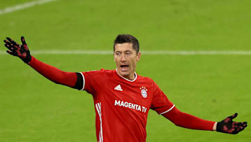 Robert Lewandowski pelea por la Bota de Oro