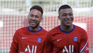 Les deux joueurs sont de véritables amis en dehors du terrain.