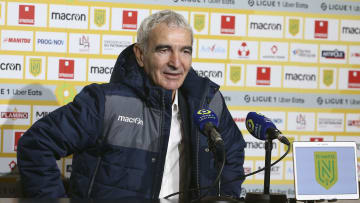 Raymond Domenech a passé trois mois sur le banc du FC Nantes...