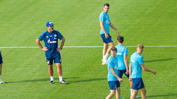 Fragende Blicke bei S04, vielleicht nach weiteren Neuzugängen?