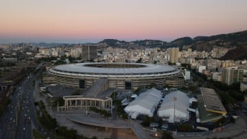 Deixem o Maracanã em paz. 