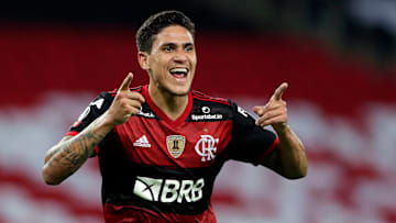 Vice-artilheiro do Flamengo na temporada, Pedro tem feito a diretoria rubro-negra trabalhar para estender sua estada no Rio. 
