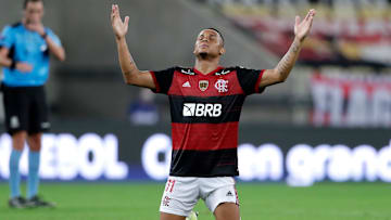 De Juan a Natan: veja 5 defensores (zagueiros ou laterais) que o Flamengo negociou nas últimas temporadas. 