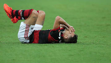 Michael não deu certo no Flamengo e pode ir para o Emirados Árabes Unidos. 