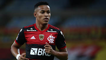 Lázaro é cotado há muito tempo no profissional do Flamengo. 