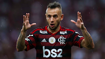 Rafinha não conseguiu acerto para retornar ao Fla