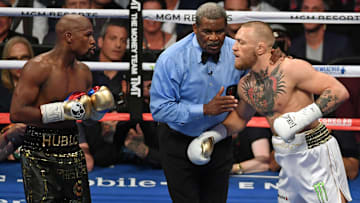 Floyd Mayweather Jr. se burla de Conor McGregor sin piedad 